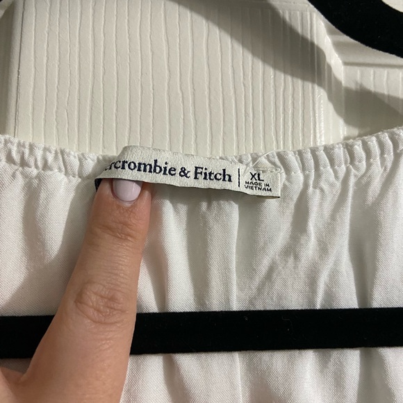 Abercrombie & Fitch Cropped Front Knot Top - Picture 6 of 7